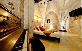 L'Autel La Crypte Mysterieuse De Rouen - Sauna & Balneo